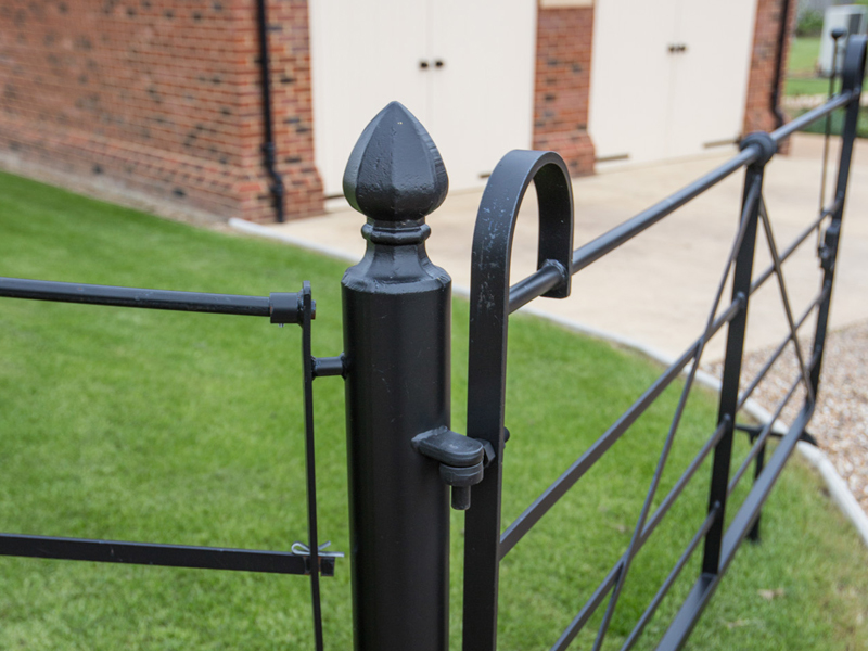 Large round finial top posts for gates over 2m wide Paddock Fencing