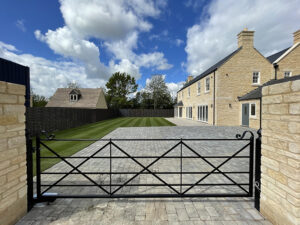 3.6m scroll top estate gate